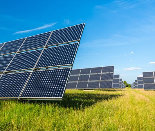 GABES: Une demande accrue d’investissement dans la production d’électricité à partir de l’énergie solaire